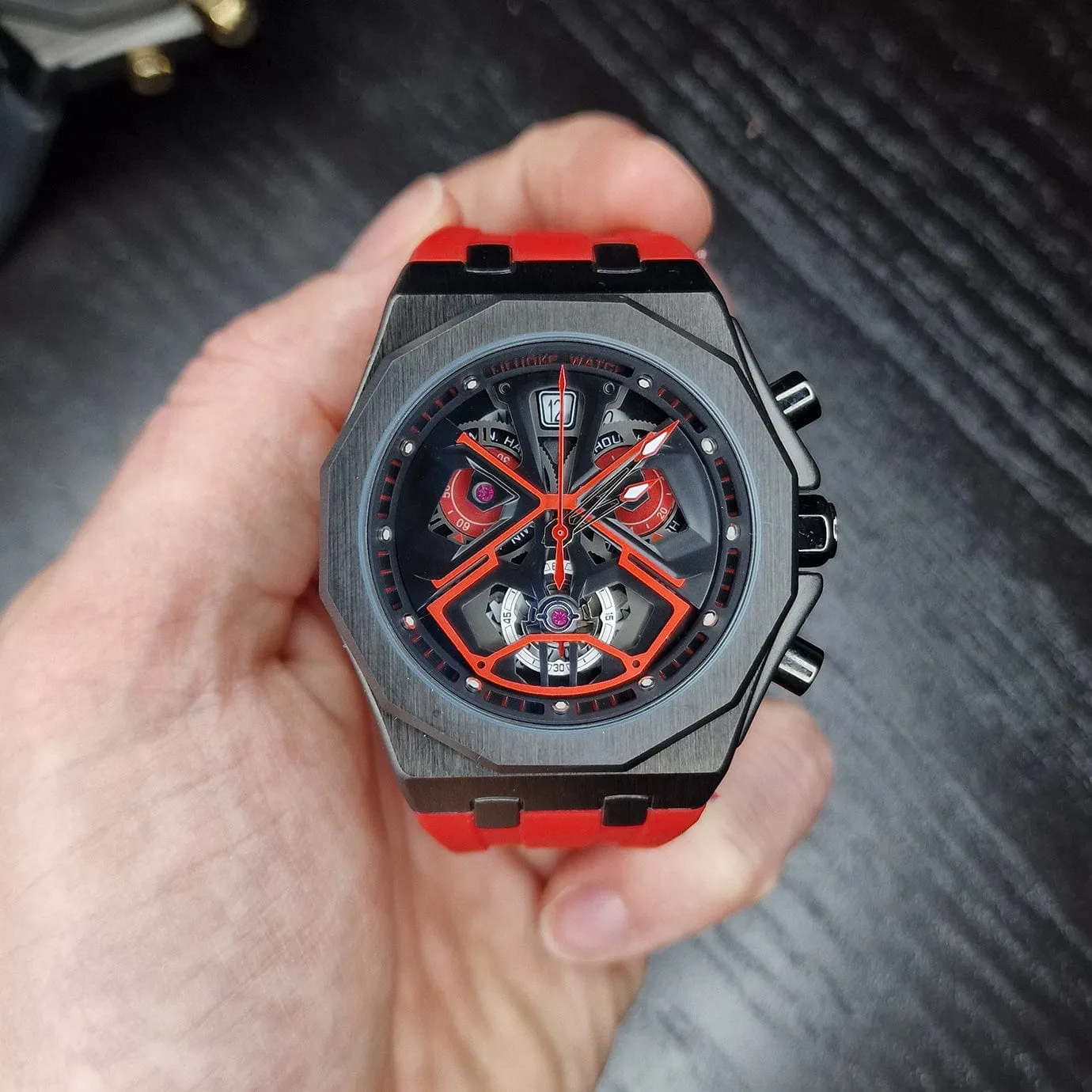 The Voyager Elite - Red (42mm)